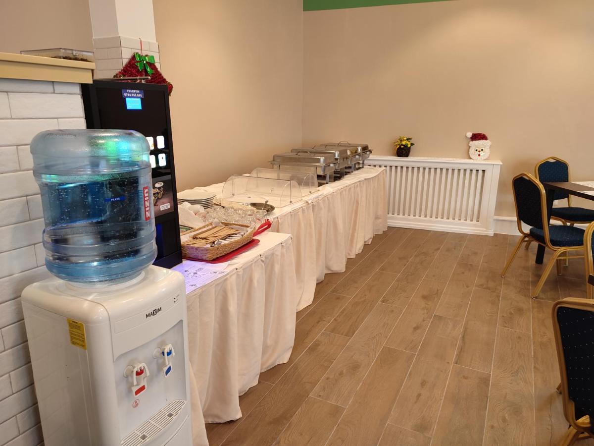 Hotel Iri Buşteni Exteriör bild
