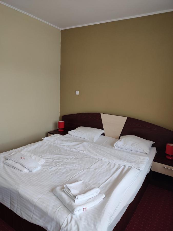 Hotel Iri Buşteni Exteriör bild