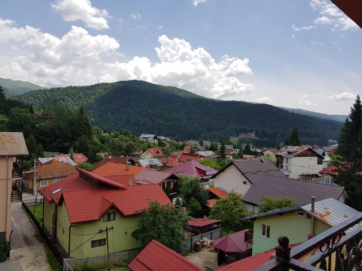 Hotel Iri Buşteni Exteriör bild