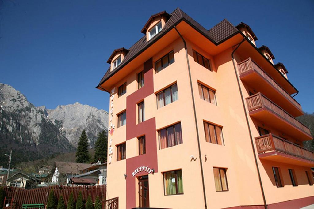 Hotel Iri Buşteni Exteriör bild
