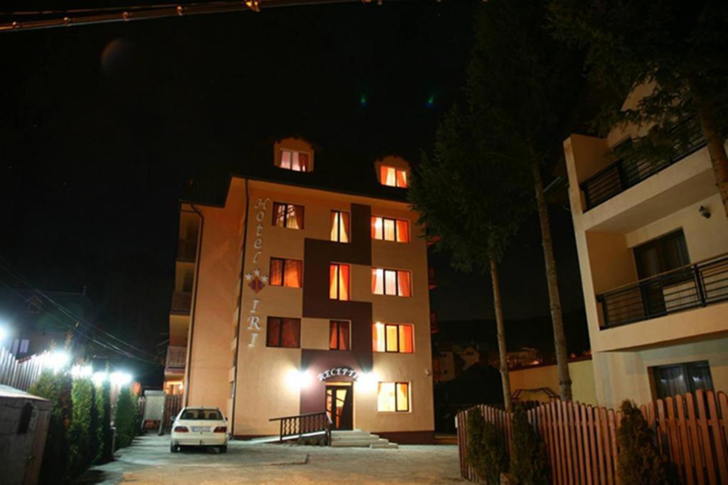 Hotel Iri Buşteni Exteriör bild