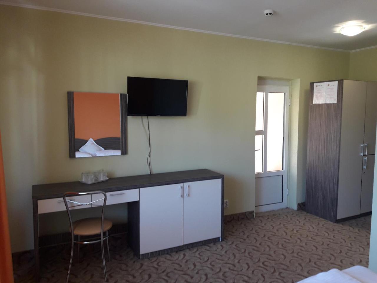 Hotel Iri Buşteni Exteriör bild